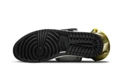 Air Jordan 1 High OG Stash Metallic Gold 7 Air Jordan 1 High OG Stash Metallic Gold -Chaussure Boutique air jordan 1 high og stash metallic gold 937325