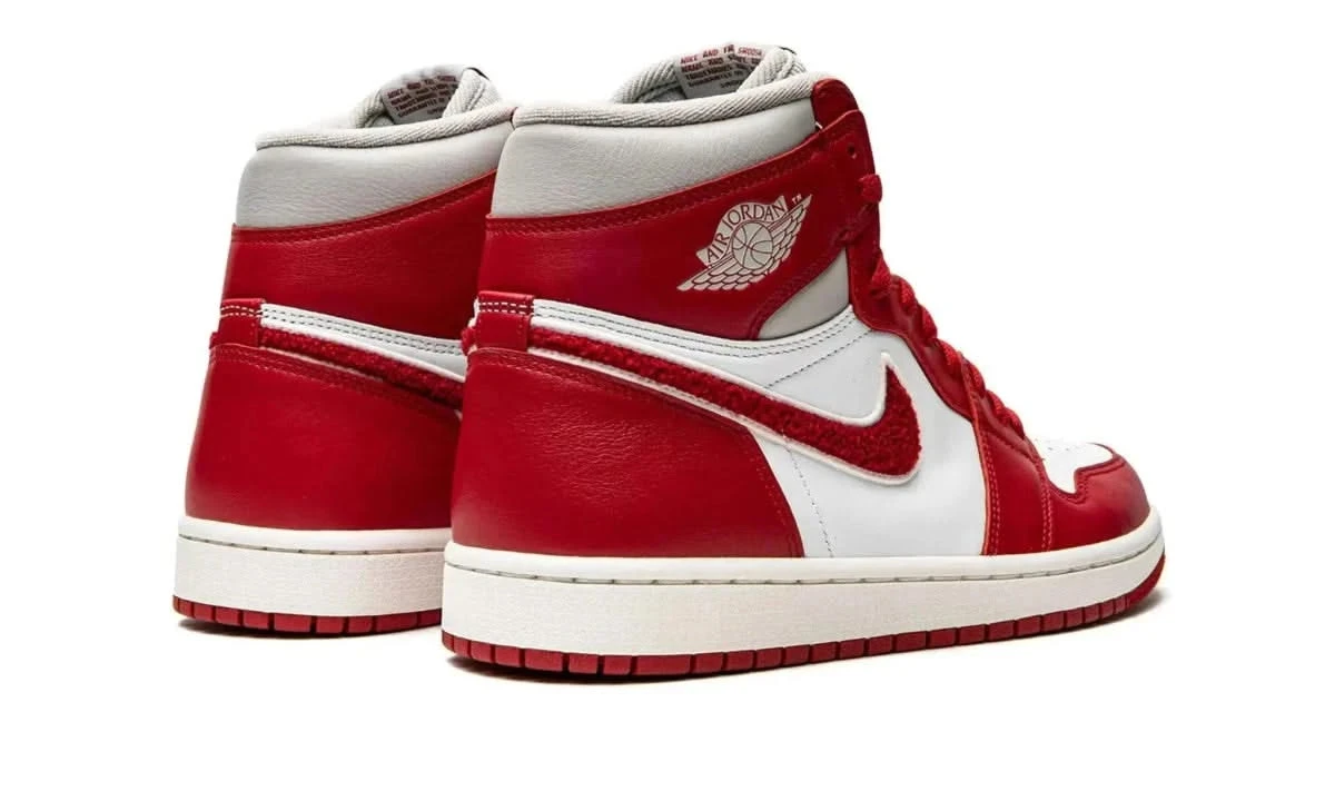 Air Jordan 1 High OG Varsity Red (Chenille) 5 Air Jordan 1 High OG Varsity Red (Chenille) – Image 3