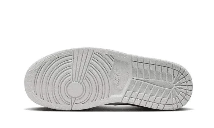 Air Jordan 1 Low SE Celestial Gold 5 Air Jordan 1 Low SE Celestial Gold – Image 3