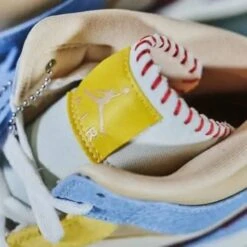 Air Jordan 1 Mid Fearless Maison Château Rouge 15 Air Jordan 1 Mid Fearless Maison Château Rouge -Chaussure Boutique air jordan 1 mid fearless maison chateau rouge 567571