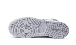 Air Jordan 1 Mid Light Smoke Grey 11 Air Jordan 1 Mid Light Smoke Grey -Chaussure Boutique air jordan 1 mid light smoke grey 373122