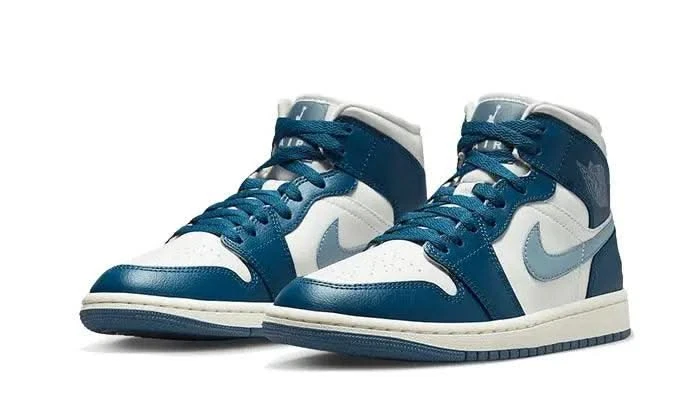 Air Jordan 1 Mid Sky J French Blue 4 Air Jordan 1 Mid Sky J French Blue – Image 2