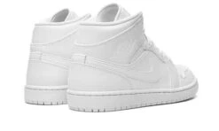 Air Jordan 1 Mid Triple White (2022) 8 Air Jordan 1 Mid Triple White (2022) -Chaussure Boutique air jordan 1 mid triple white 2022 663884