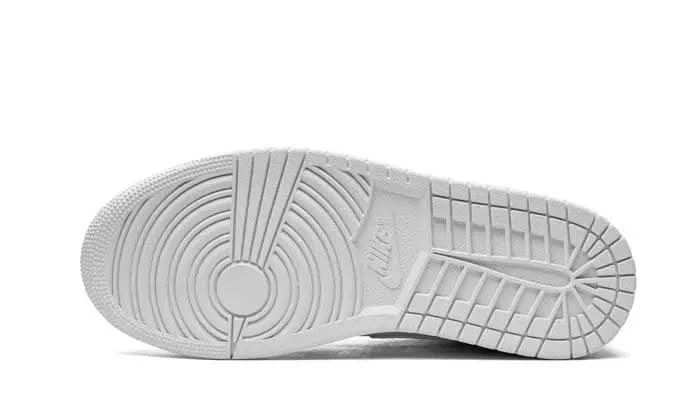 Air Jordan 1 Mid Triple White (2022) 6 Air Jordan 1 Mid Triple White (2022) â Image 4