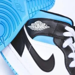 Air Jordan 1 Mid University Black White -Chaussure Boutique air jordan 1 mid university black white 861206