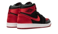 Air Jordan Air Jordan 1 Retro High OG Satin Bred 8 Air Jordan Air Jordan 1 Retro High OG Satin Bred -Chaussure Boutique air jordan 1 retro high og satin bred 980253