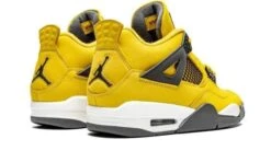 Air Jordan 4 Retro Tour Yellow (Lightning) 8 Air Jordan 4 Retro Tour Yellow (Lightning) -Chaussure Boutique air jordan 4 retro tour yellow lightning 657020