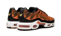 Nike Air Max Plus Safety Orange Black 8 Nike Air Max Plus Safety Orange Black -Chaussure Boutique air max plus safety orange black 807428