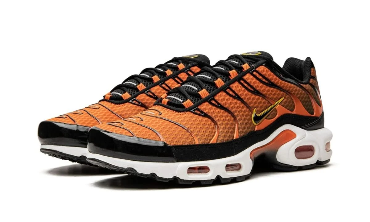 Nike Air Max Plus Safety Orange Black 4 Nike Air Max Plus Safety Orange Black – Image 2