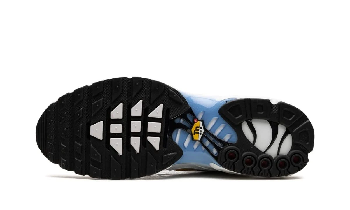 Nike Air Max Plus University Gold White 6 Nike Air Max Plus University Gold White â Image 4