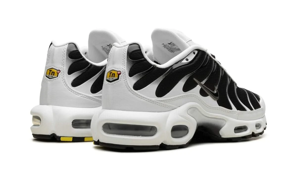 Nike Air Max Plus White Black Metallic Pewter 5 Nike Air Max Plus White Black Metallic Pewter – Image 3