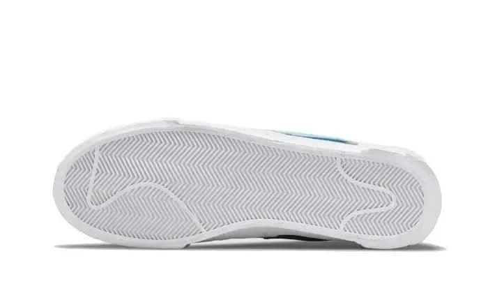 Nike Blazer Low Sacai Kaws Blue 5 Nike Blazer Low Sacai Kaws Blue – Image 3