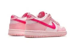 Nike Dunk Low Triple Pink (Barbie) 8 Nike Dunk Low Triple Pink (Barbie) -Chaussure Boutique dunk low triple pink barbie 781418