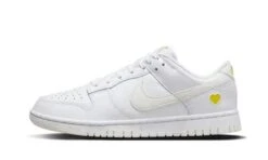 Nike Dunk Low Yellow Heart