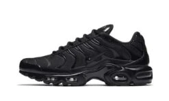 Nike Air Max Plus Triple Black