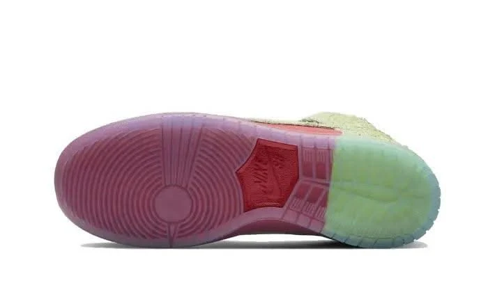 Nike SB Dunk High Pro QS Strawberry Cough 5 Nike SB Dunk High Pro QS Strawberry Cough – Image 3