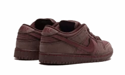 Nike SB Dunk Low City Of Love Burgundy Crush 8 Nike SB Dunk Low City Of Love Burgundy Crush -Chaussure Boutique sb dunk low city of love burgundy crush 466930