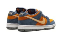 Nike SB Dunk Low Light Carbon Monarch 7 Nike SB Dunk Low Light Carbon Monarch -Chaussure Boutique sb dunk low light carbon monarch 137111