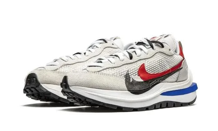 Nike Vaporwaffle Sacai Sport Fuchsia Game Royal 4 Nike Vaporwaffle Sacai Sport Fuchsia Game Royal – Image 2