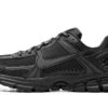 Nike Vomero 5 Triple Black 1 Nike Vomero 5 Triple Black -Chaussure Boutique vomero 5 triple black 253027