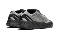 ADIDAS Yeezy 700 MNVN Metallic 8 ADIDAS Yeezy 700 MNVN Metallic -Chaussure Boutique yeezy 700 mnvn metallic 651663