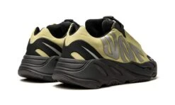 ADIDAS Yeezy 700 MNVN Resin -Chaussure Boutique yeezy 700 mnvn resin 715322