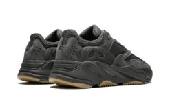 ADIDAS Yeezy 700 Utility Black -Chaussure Boutique yeezy 700 utility black 870606