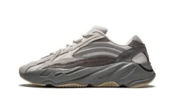 ADIDAS Yeezy 700 V2 Tephra
