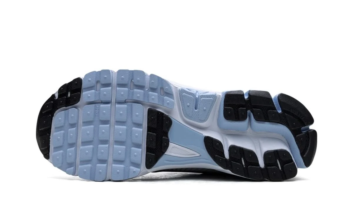 Nike Zoom Vomero 5 Metallic Silver Blue Tint 6 Nike Zoom Vomero 5 Metallic Silver Blue Tint – Image 4