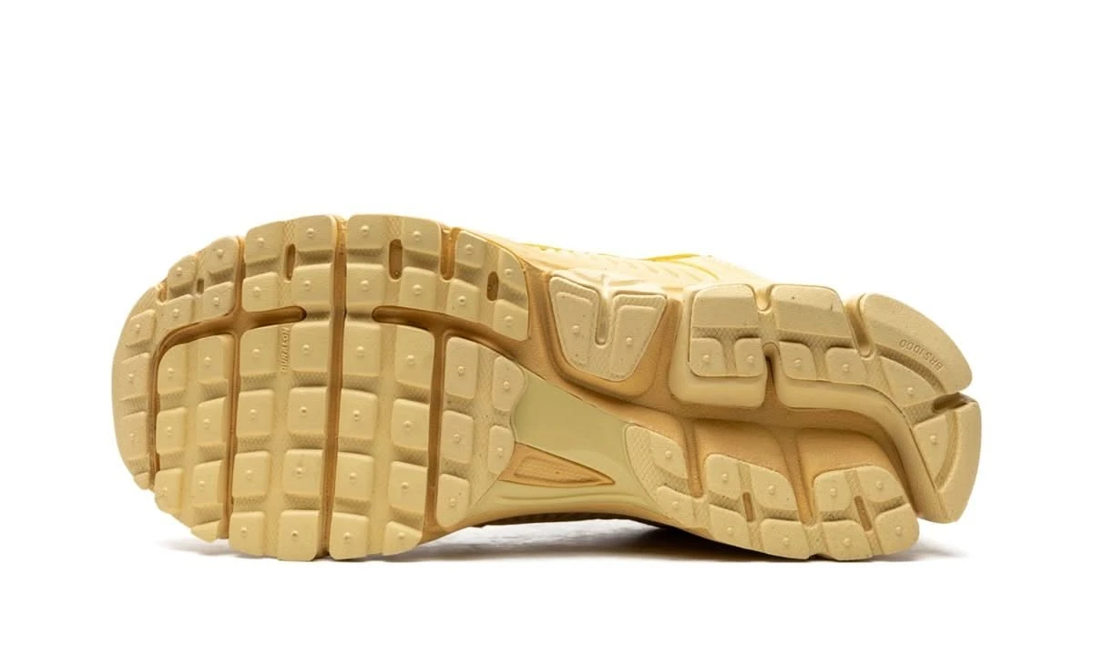 Nike Zoom Vomero 5 Saturn Gold 6 Nike Zoom Vomero 5 Saturn Gold – Image 4
